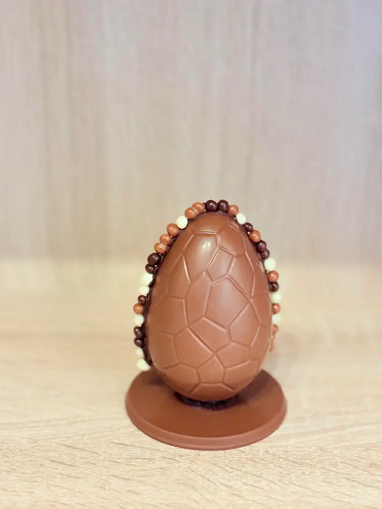 Eitje gevuld met chocoladeparels